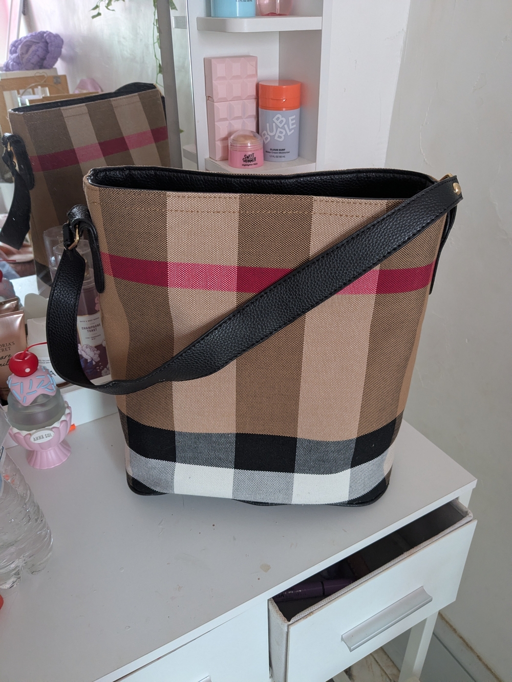 Amazon Essentials Plaid Bucket Shoulder Bag in Brown, Black and Red